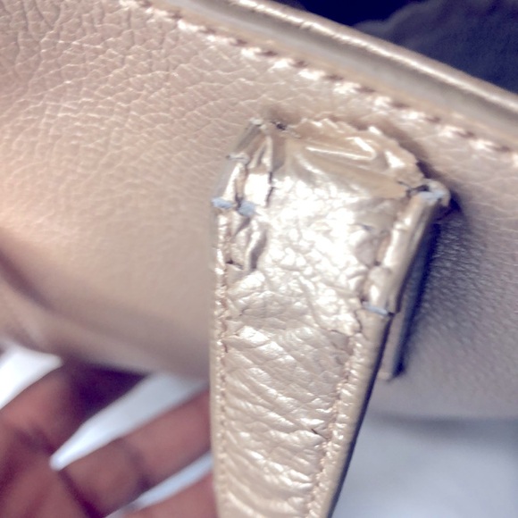 MARK & GRAHAM gold genuine leather tote. - Picture 5 of 16